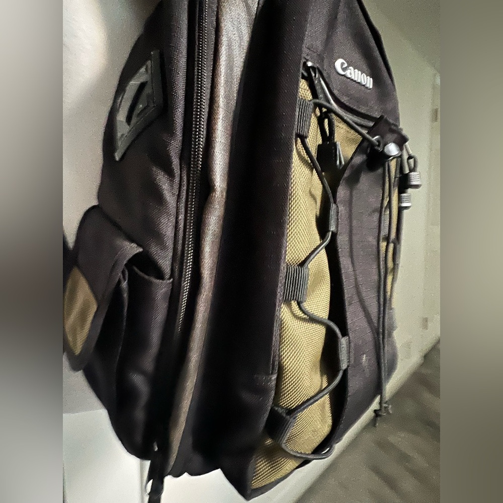 Canon Camera Backpack - Great Condition - image 6
